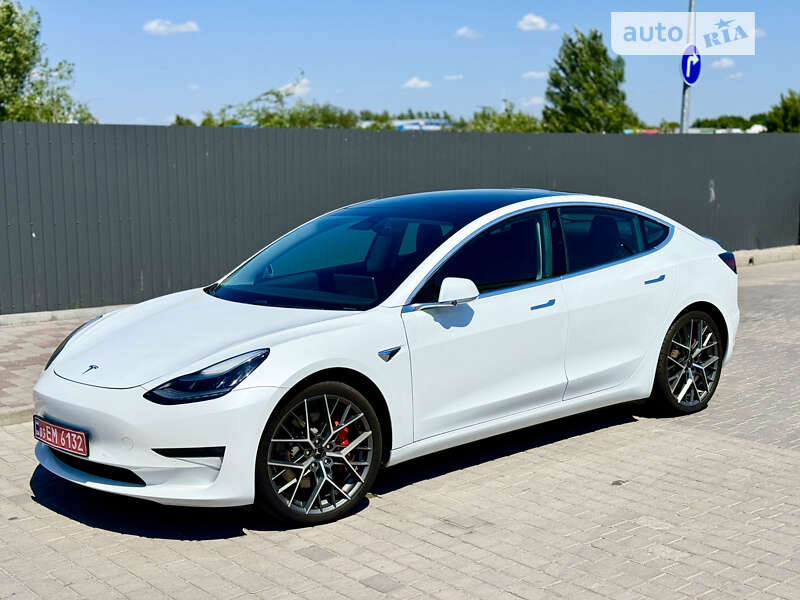 Седан Tesla Model 3 2019 в Дніпрі