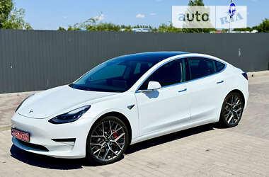 Седан Tesla Model 3 2019 в Дніпрі