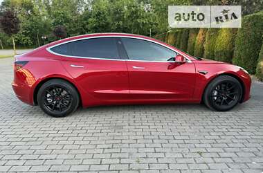 Седан Tesla Model 3 2020 в Львове