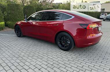 Седан Tesla Model 3 2020 в Львове