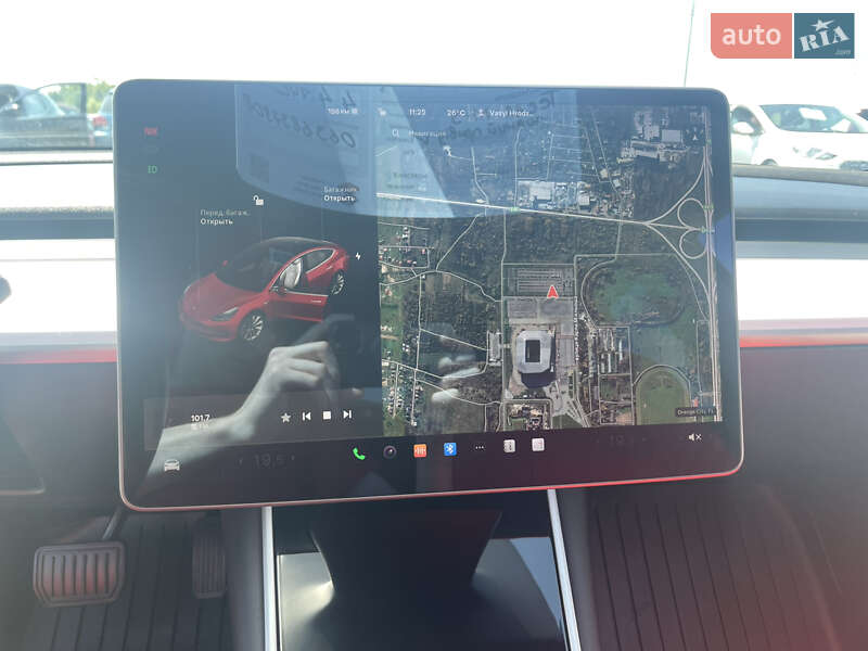 Седан Tesla Model 3 2019 в Львові