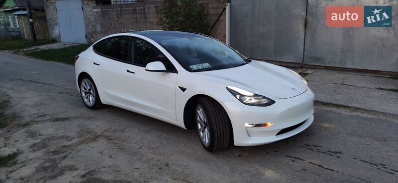 Седан Tesla Model 3 2022 в Києві