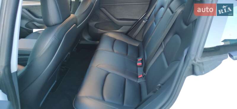 Седан Tesla Model 3 2022 в Києві
