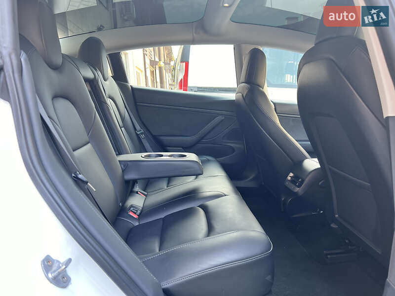 Седан Tesla Model 3 2019 в Харкові