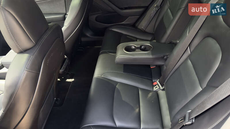 Седан Tesla Model 3 2019 в Славянске