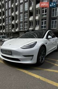Седан Tesla Model 3 2022 в 