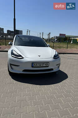 Седан Tesla Model 3 2020 в 