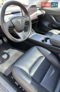 Седан Tesla Model 3 2020 в 
