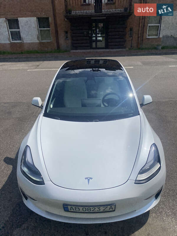 Седан Tesla Model 3 2021 в Виннице