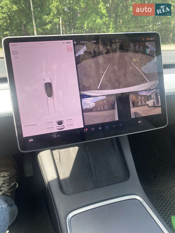 Седан Tesla Model 3 2021 в Виннице