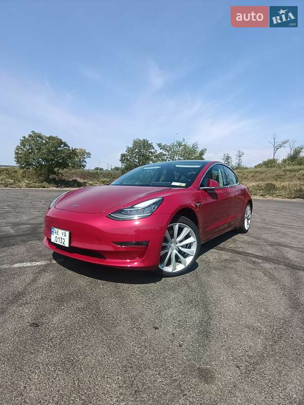 Седан Tesla Model 3 2018 в Днепре