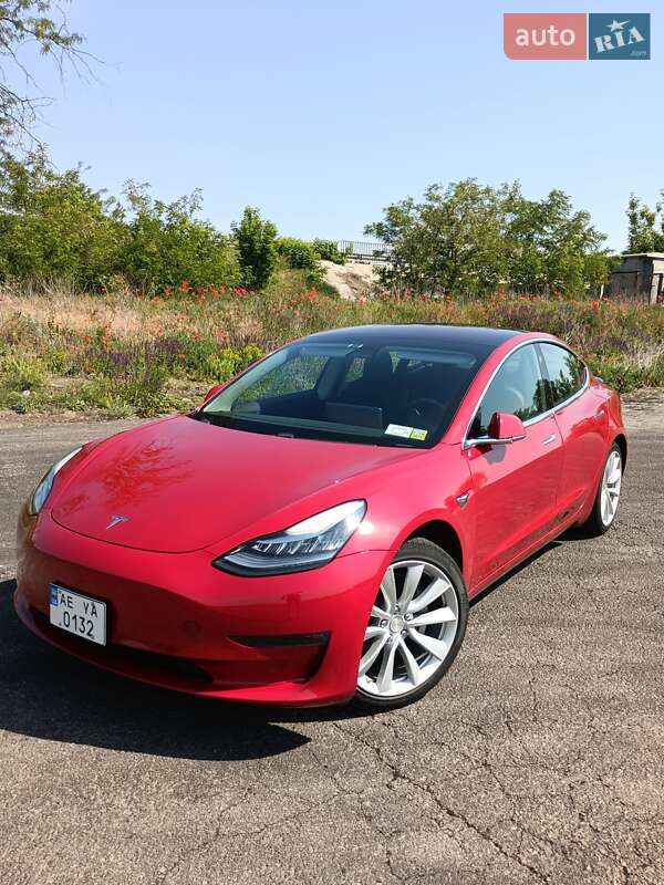 Седан Tesla Model 3 2018 в Днепре