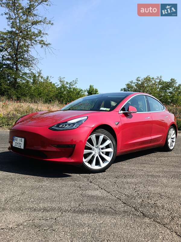 Седан Tesla Model 3 2018 в Днепре
