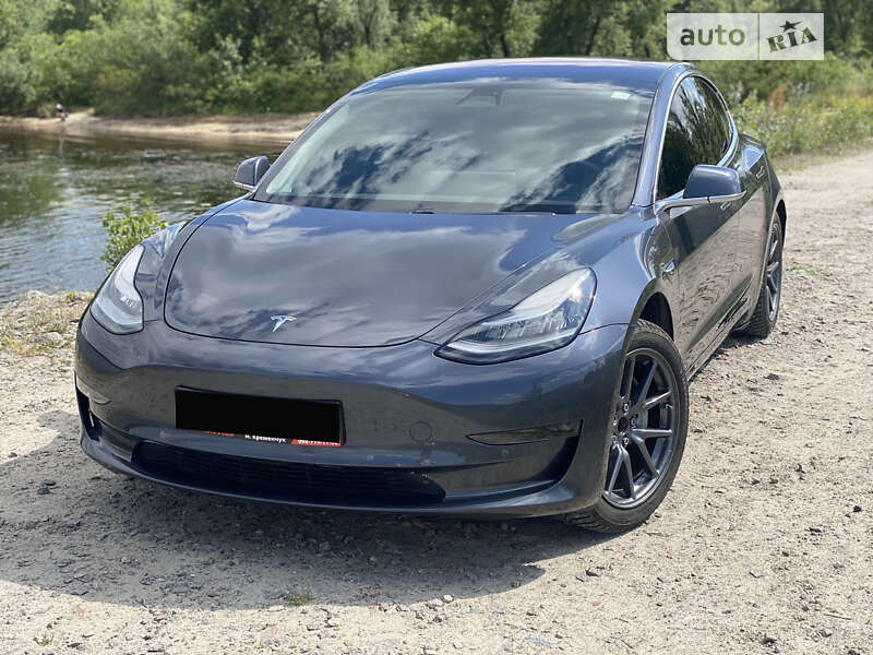 Tesla Model 3 2018