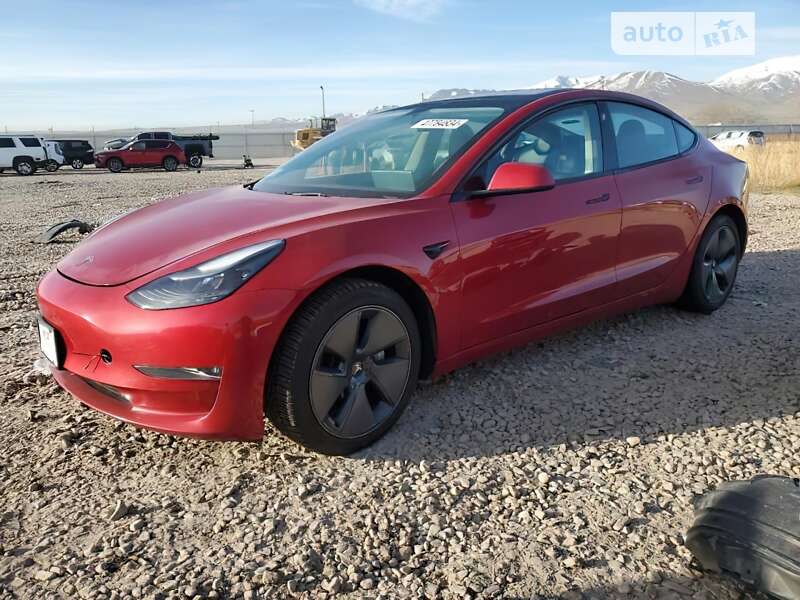 Седан Tesla Model 3 2022 в Ужгороде