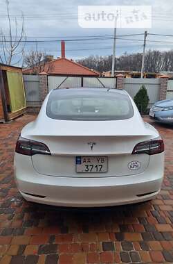Седан Tesla Model 3 2020 в Вишневом