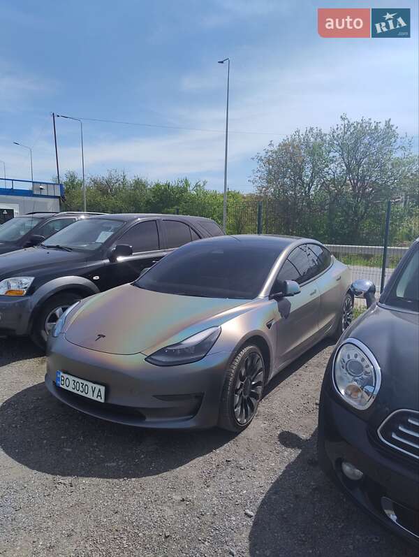 Седан Tesla Model 3 2022 в Тернополі