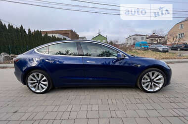 Седан Tesla Model 3 2019 в Львове