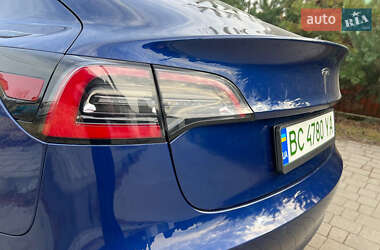 Седан Tesla Model 3 2019 в Львове