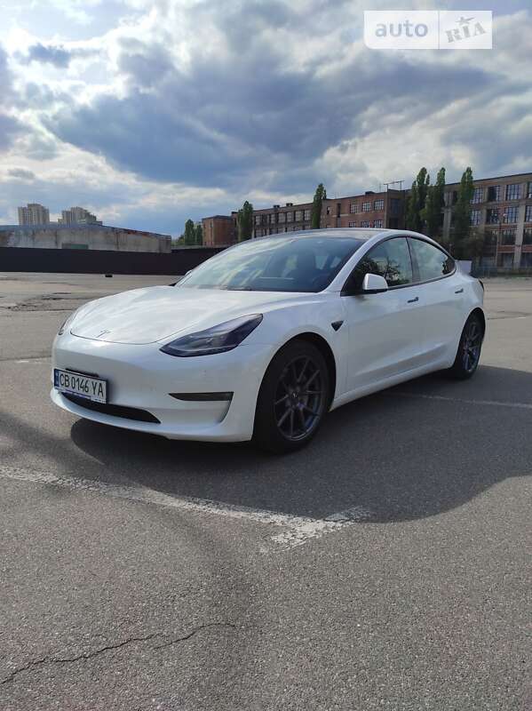 Tesla Model 3 2022