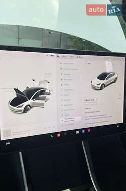 Седан Tesla Model 3 2019 в 