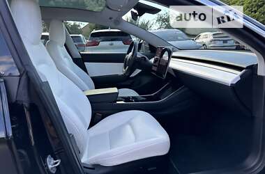 Седан Tesla Model 3 2018 в Луцьку