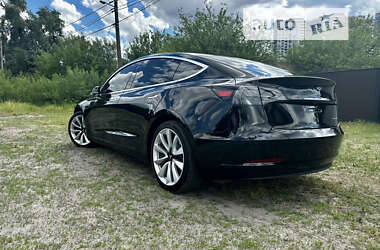 Седан Tesla Model 3 2019 в 