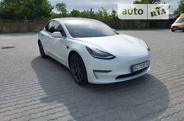 Седан Tesla Model 3 2020 в Трускавці
