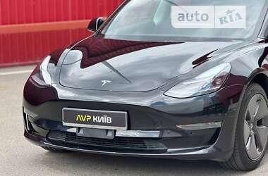 Седан Tesla Model 3 2021 в Киеве