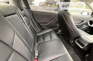 Седан Tesla Model 3 2019 в 