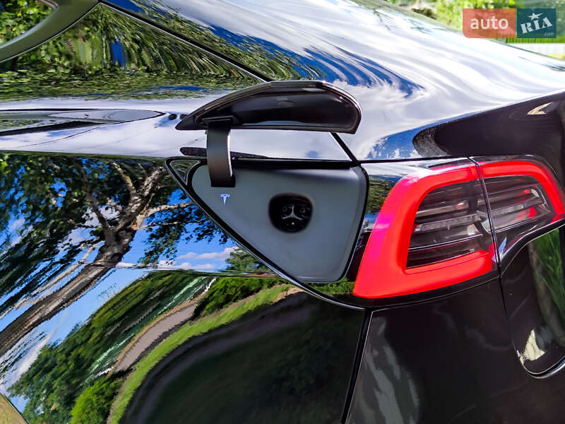 Седан Tesla Model 3 2021 в Киеве фото 15 Седан Tesla Model 3 2021 в Киеве