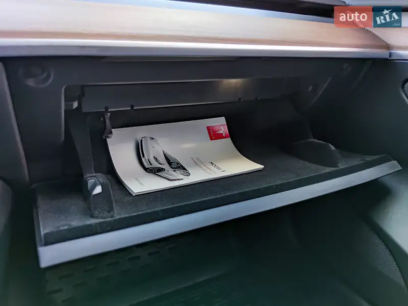 Седан Tesla Model 3 2021 в Киеве документ 2 фото Седан Tesla Model 3 2021 в Киеве документ