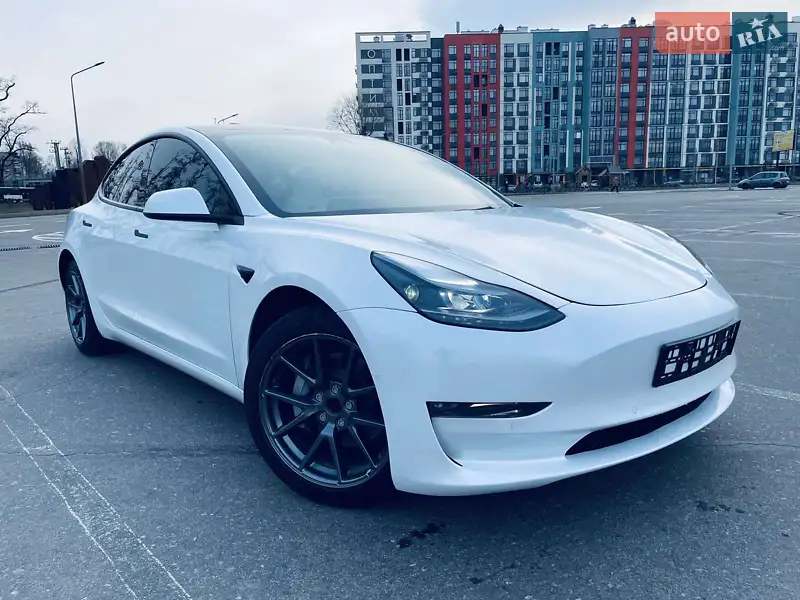 Tesla Model 3 2021