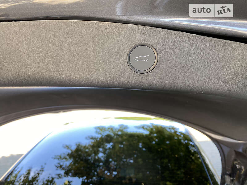 Седан Tesla Model 3 2021 в Одессе