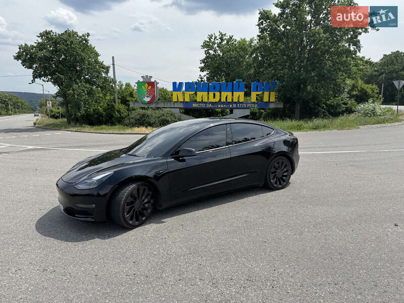 Tesla Model 3 2022