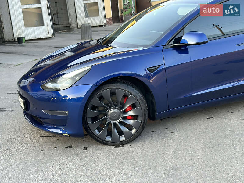 Седан Tesla Model 3 2021 в Виннице