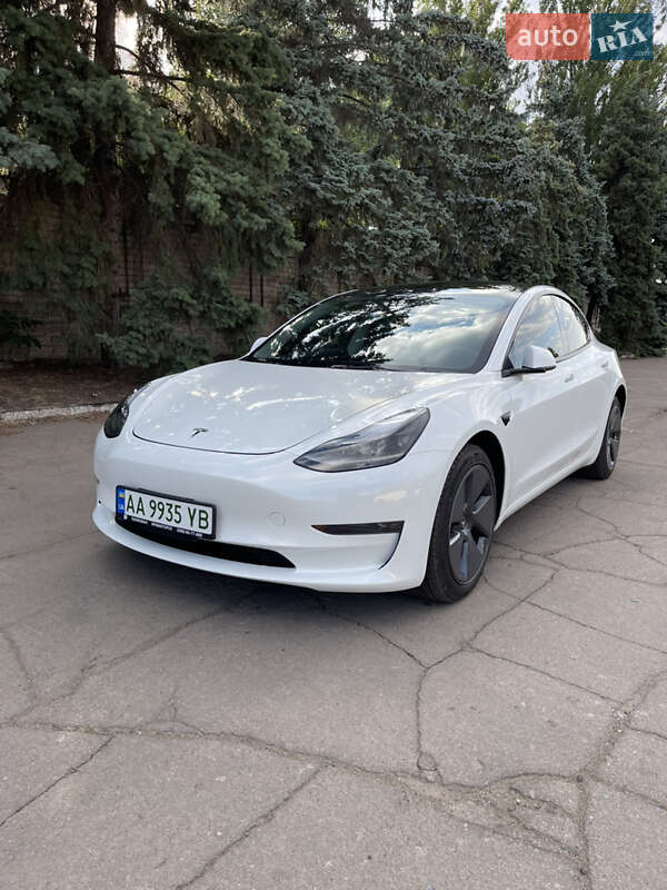 Tesla Model 3 2023
