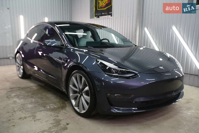 Седан Tesla Model 3 2021 в Полтаві