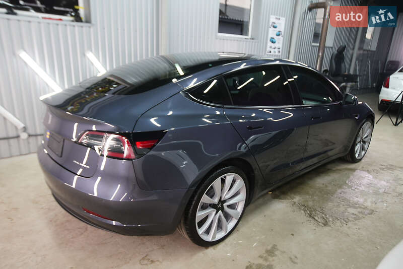 Седан Tesla Model 3 2021 в Полтаві