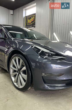 Седан Tesla Model 3 2021 в Полтаві