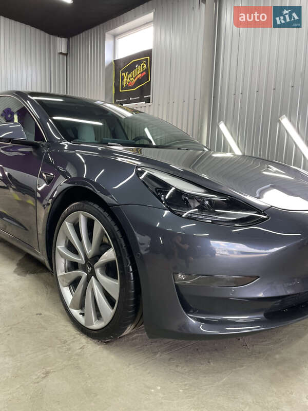 Седан Tesla Model 3 2021 в Полтаві
