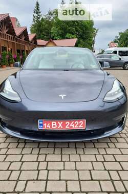 Седан Tesla Model 3 2018 в Івано-Франківську