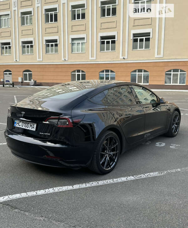 Седан Tesla Model 3 2021 в Києві