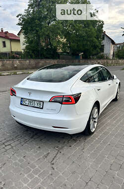 Седан Tesla Model 3 2020 в Львове
