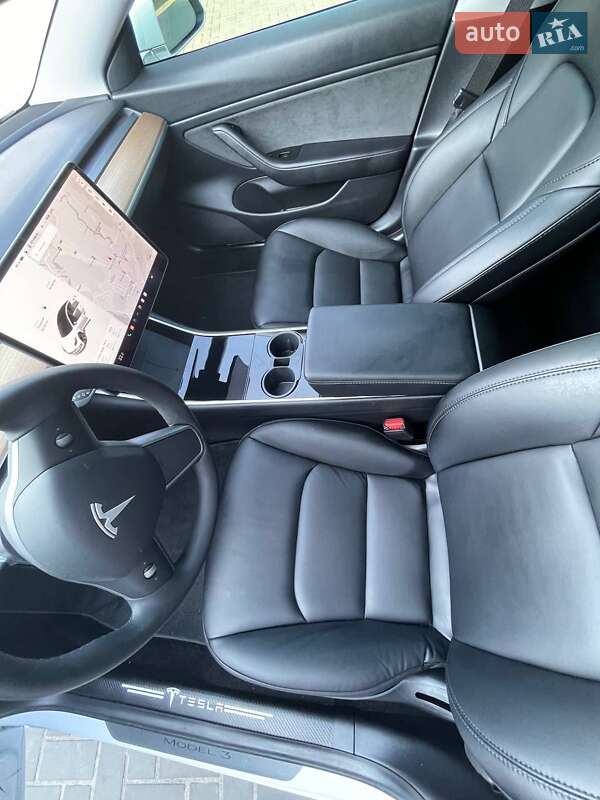 Седан Tesla Model 3 2020 в Кременчуге