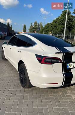Седан Tesla Model 3 2020 в Кременчуге