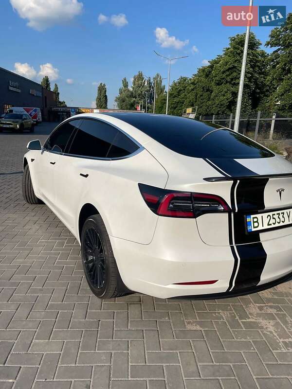 Седан Tesla Model 3 2020 в Кременчуге