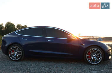 Седан Tesla Model 3 2019 в Киеве