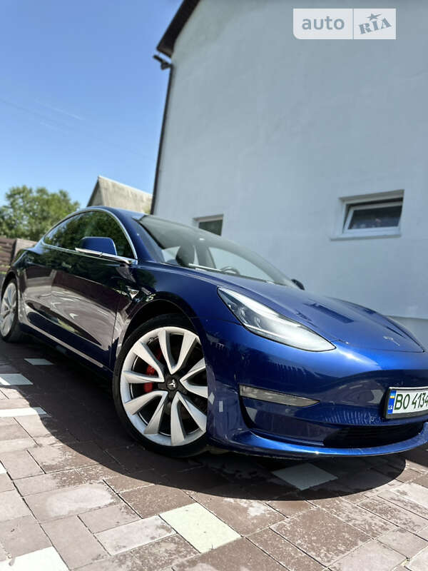 Седан Tesla Model 3 2018 в Тернополі