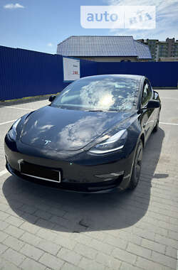 Седан Tesla Model 3 2023 в Калуші